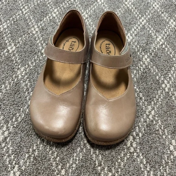 Taos Footwear the Ultimate Leather Mary Jane Mushroom size 38 7/7.5 - Picture 2 of 7